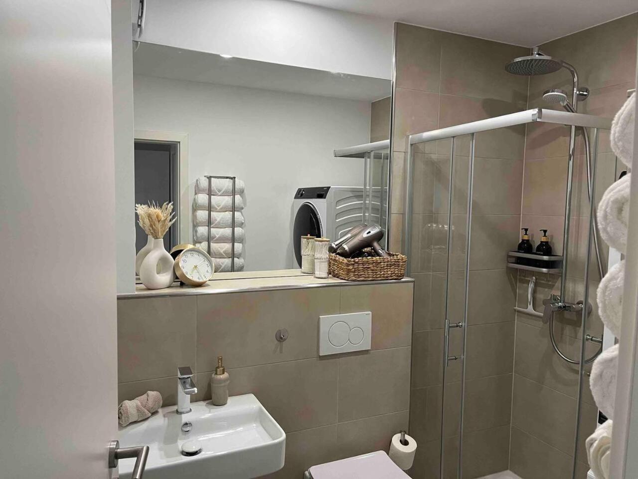 Fabulous 2 Room City Apartment - 60 Qm - Contactless Check-In Hannover Buitenkant foto